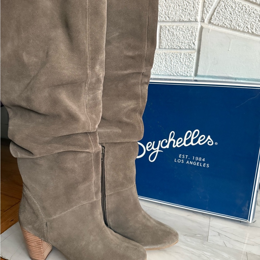 NEW Seychelles Women's Tan Suede Boots